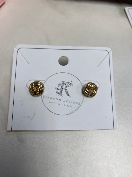 Golden knot earrings