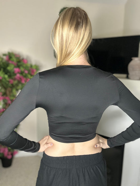 Black long sleeve crop top active top