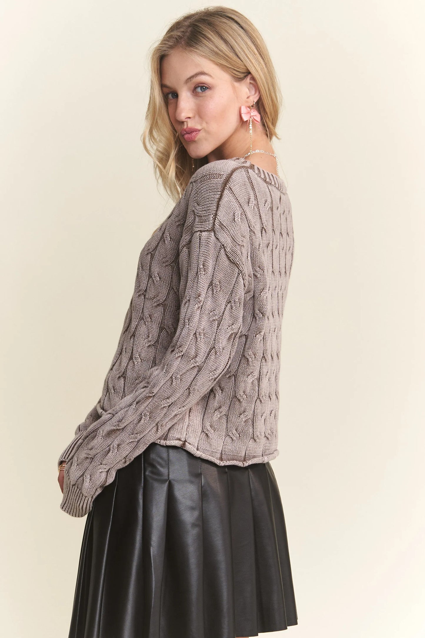 23ce1573ffe04bf6b8336fb14cb0220e-Max-Origin