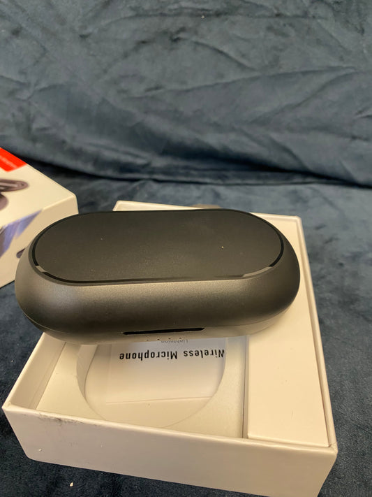 Wireless lapel microphone