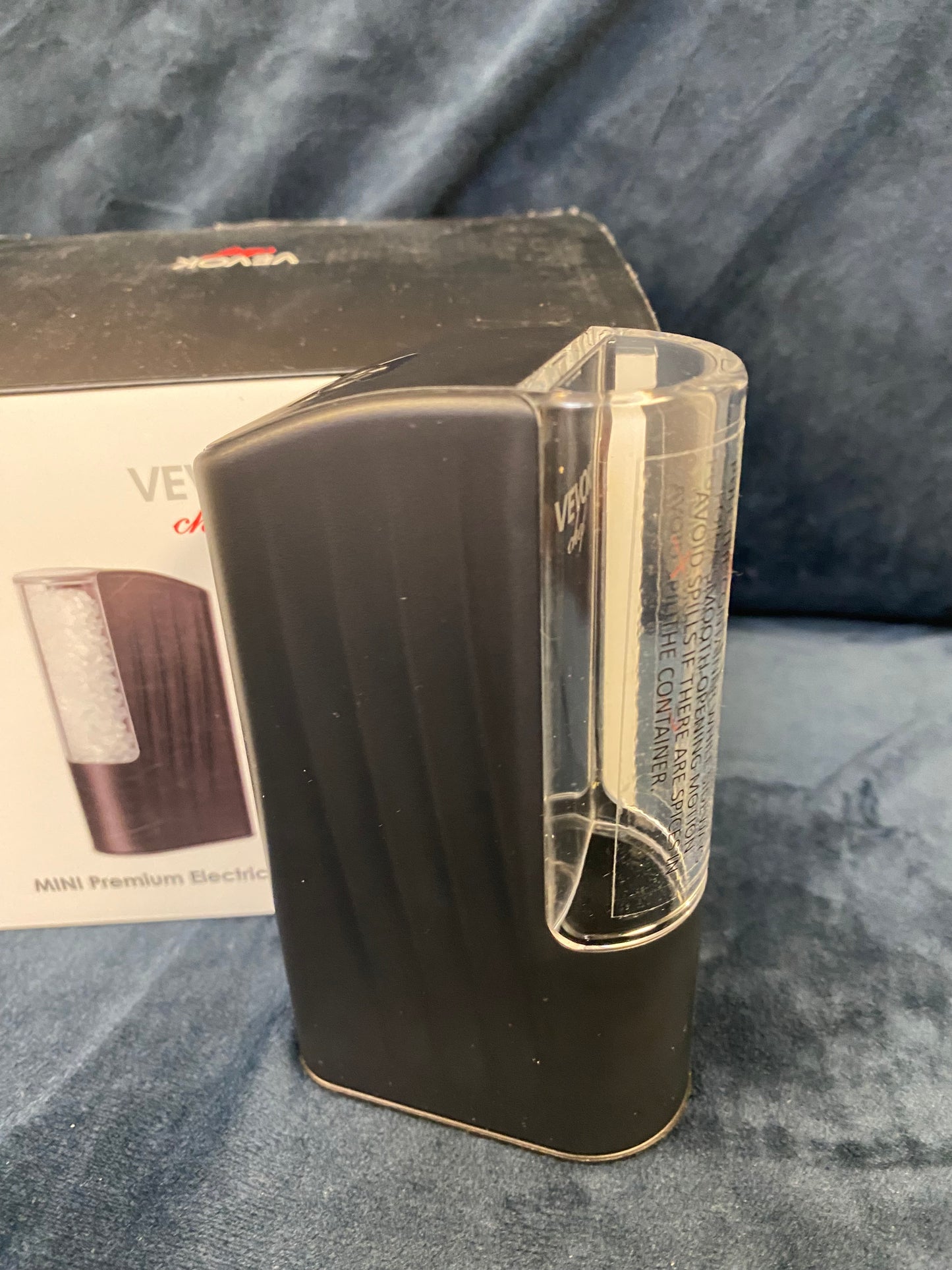 Mini salt and pepper grinders