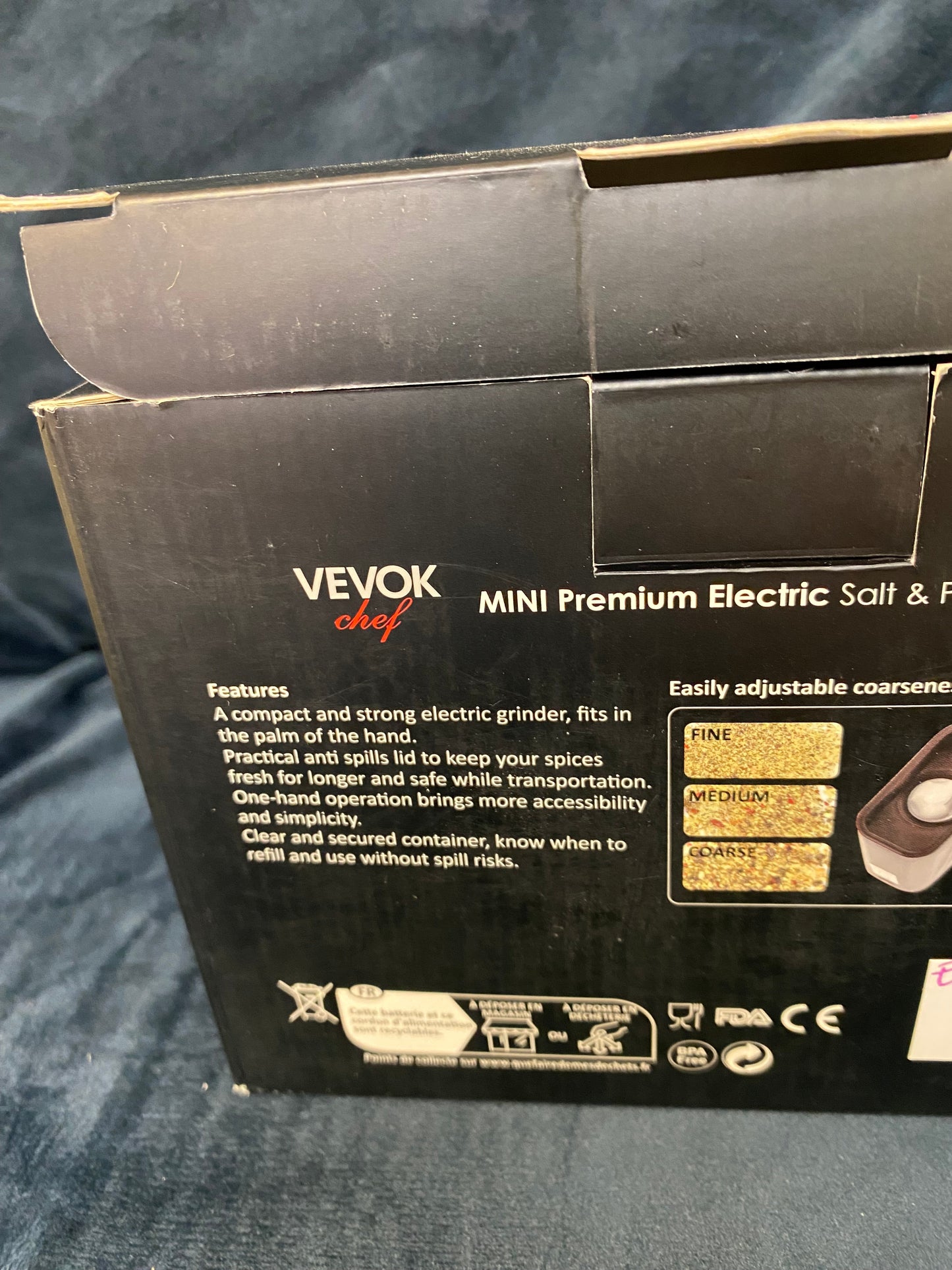 Mini salt and pepper grinders