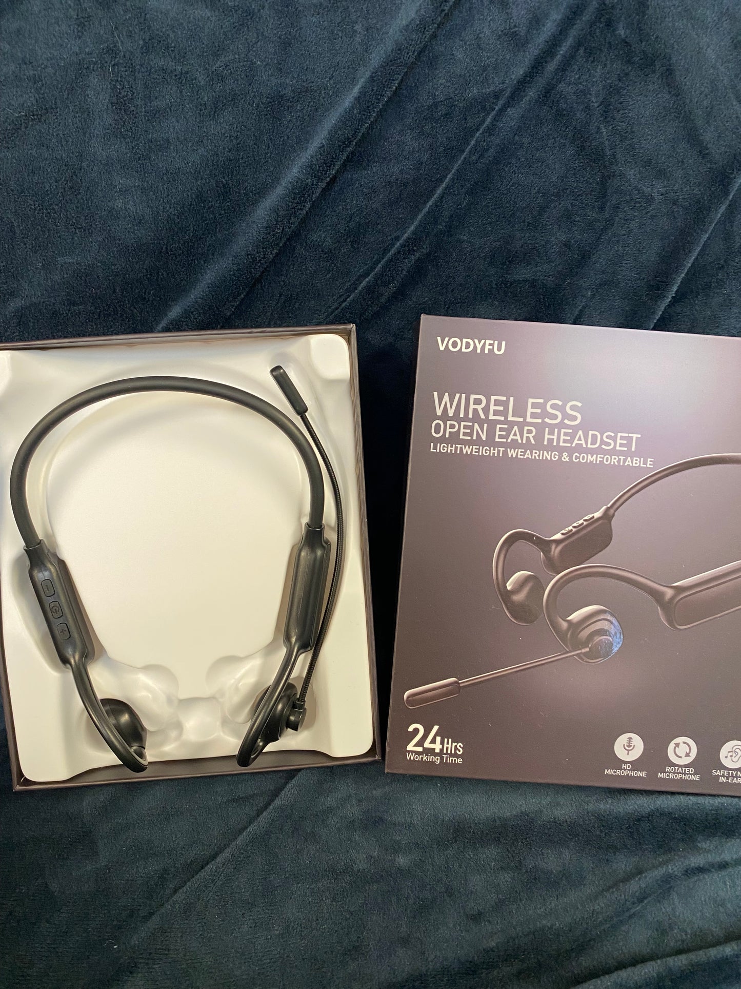 Bluetooth headphones with microphone