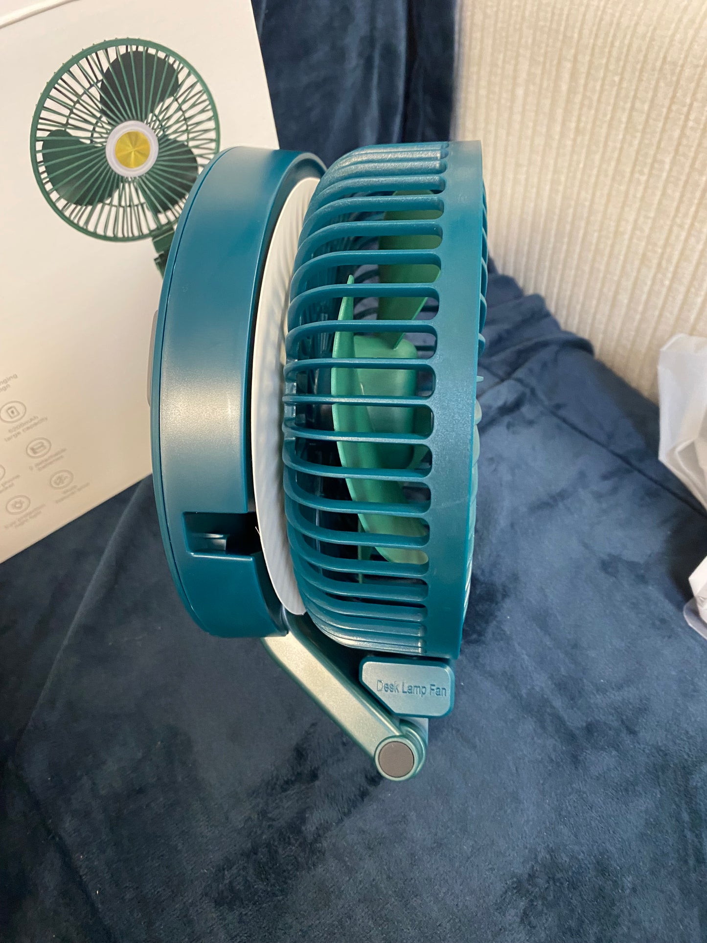 Desk folding fan