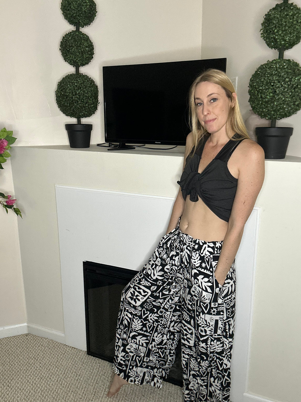 Wide leg black and white print pants