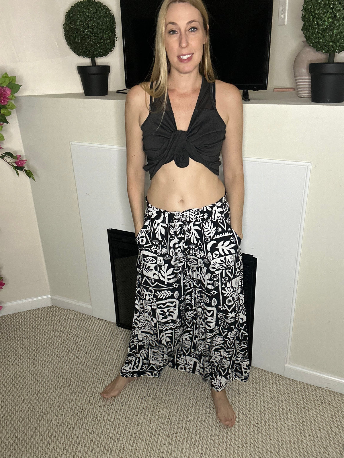 Wide leg black and white print pants