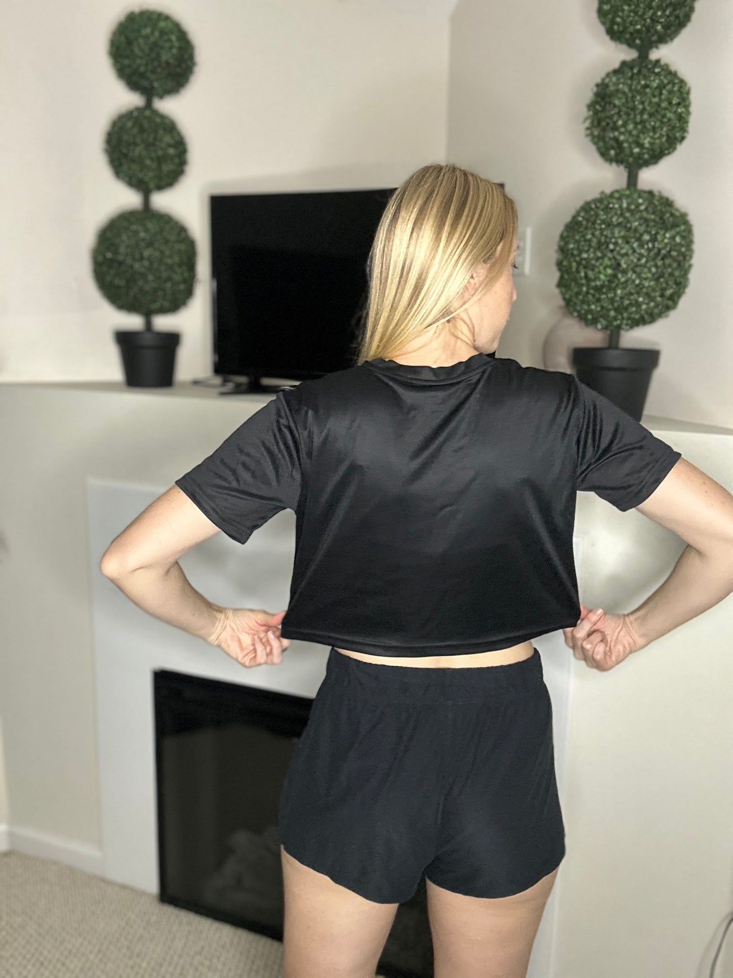 Cropped black Paris T-shirt