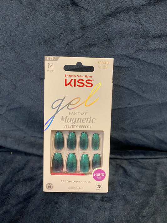 Kiss nails