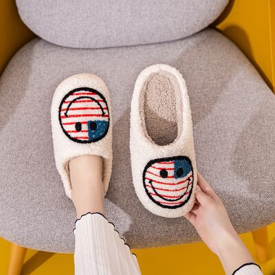 USA Melody Smiley Face Slippers