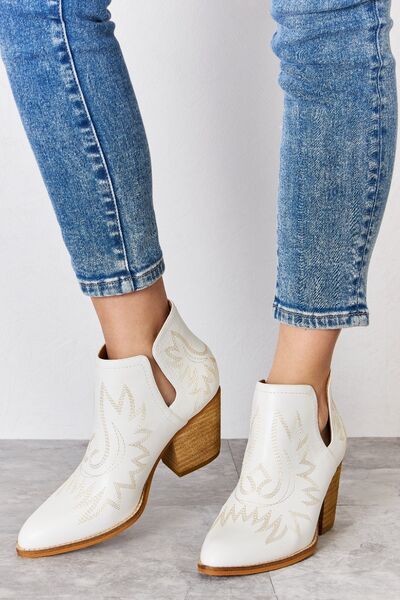 White Melody Ankle Embroidered Stitch Boots