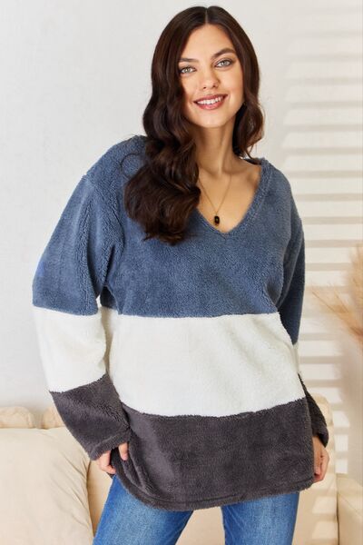 Winterly Culture Code Faux Fur Color Block V-Neck Sweater