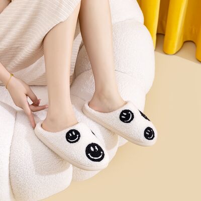 BW Melody Smiley Face Slippers